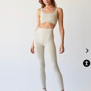 Set Active Set - oat milk (XS BOTTOM, S TOP)